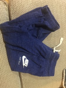 nike cropped sweatpants