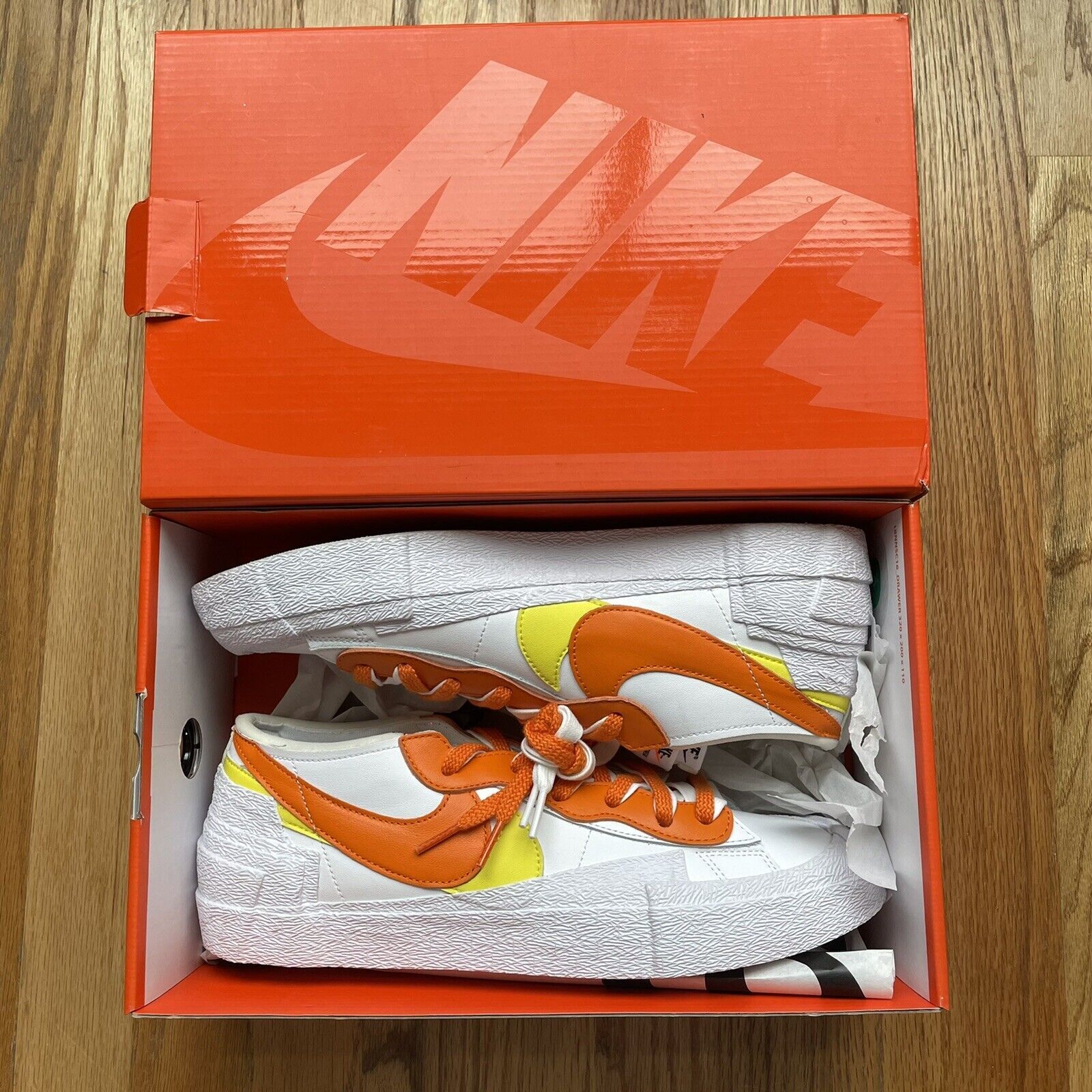 SACAI X NIKE VNDS Blazer uomo Nike X Sacai basso bianco magma arancione giallo taglia 10 5 (DD1877 100)