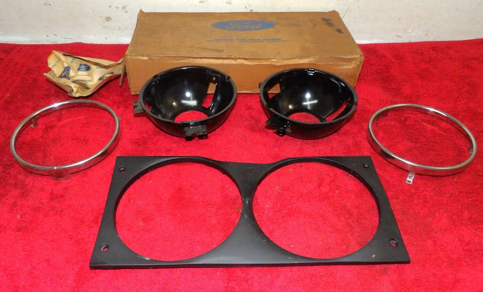 Mercury Cougar XR7 XR7-G GT-E 1967 1968 NOS LH faro puerta cubo anillo kit Foto 2 de 4