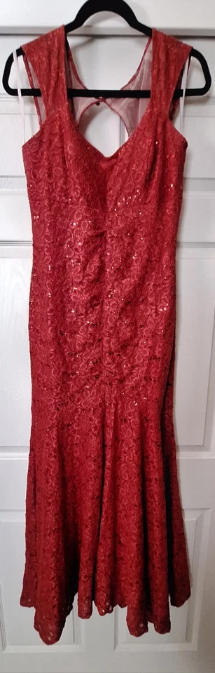 FIESTA Fashion Bridesmaid Dress In Red Size Large Made In USA 57 inch length - Image 4 of 4