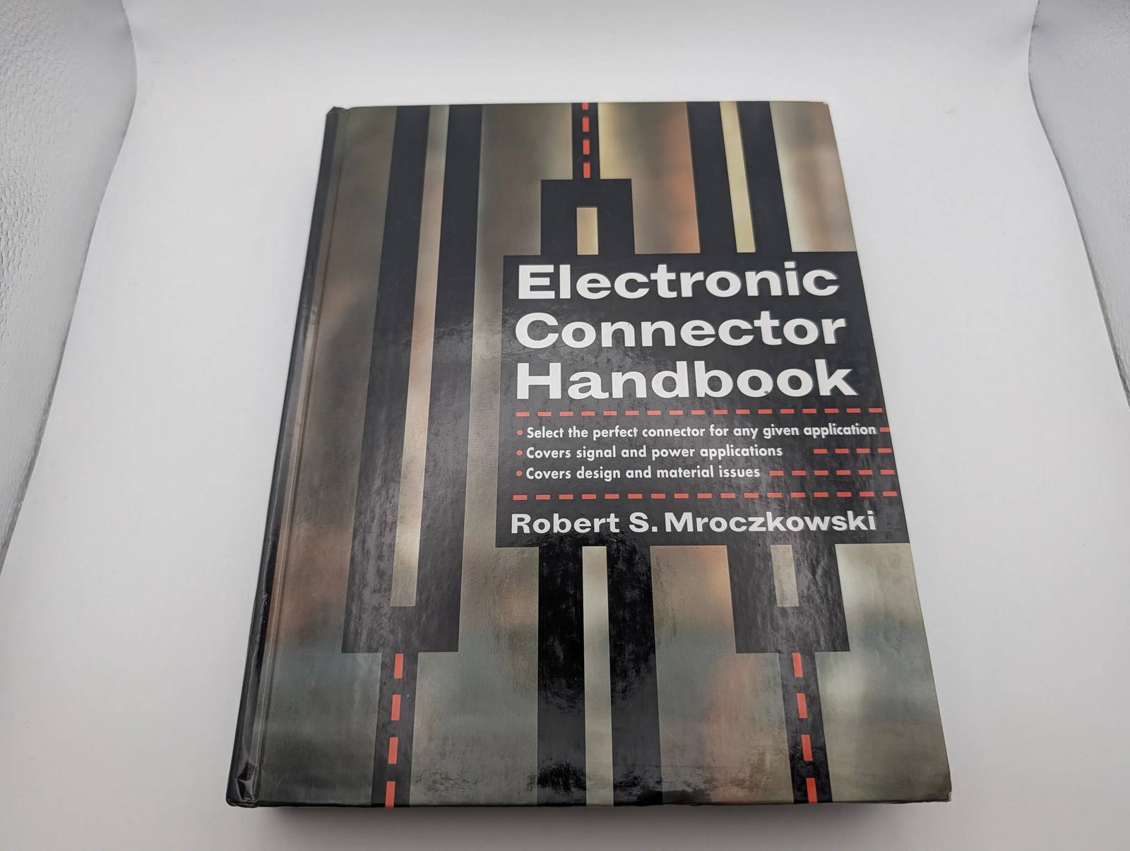 Electronic Connector Handbook: Technology and Applications