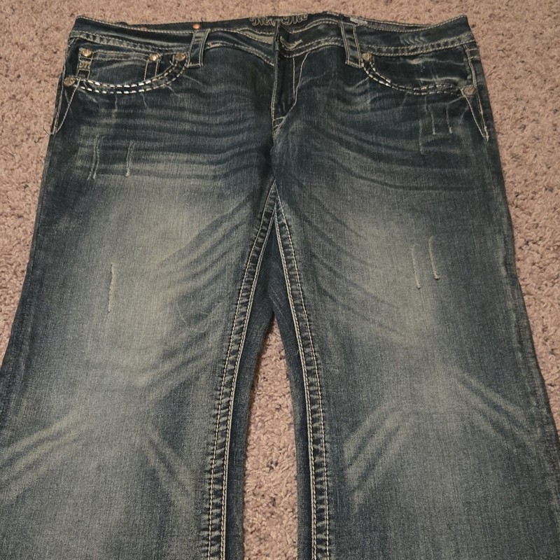 Women’s Blue Medium Wash Denim Bootcut Jeans Mid Rise Embroidered 5-Pocket