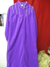 Vintage Regal Rose acetate/polyester Woman's purple Housecoat Robe size medium