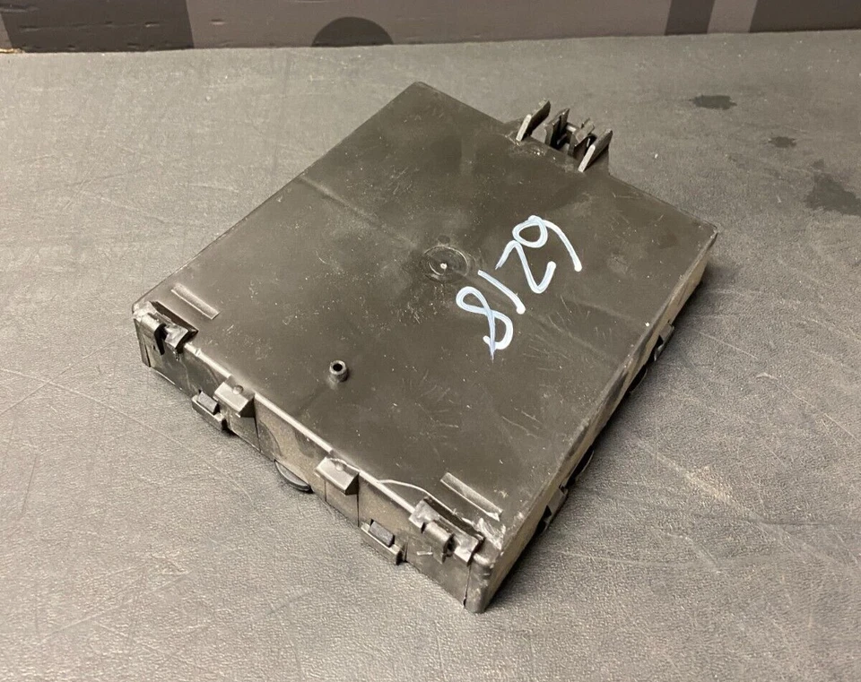 2011 PORSCHE 911 TURBO S 997.2 OEM IMMOBILIZER THEFT LOCKING MODULE USED - Image 4 of 4