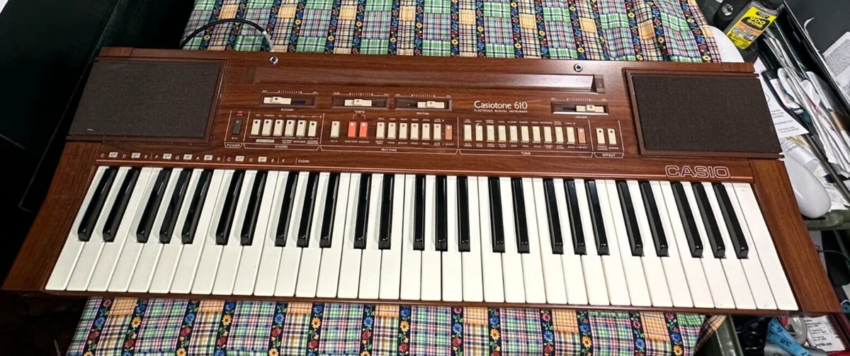 Vintage Casio Casiotone 610 61-Key Electronic Musical Instrument