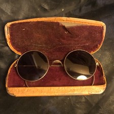 Antique Round-shaped Sunglasses with case - Cool - Hip - Psych - Victorian