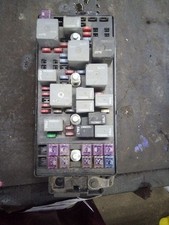2008-2009 Saturn Aura Engine Fuse Box Assembly Oem 2008-2009 Saturn Aura Engine Fuse Box Assembly Oem