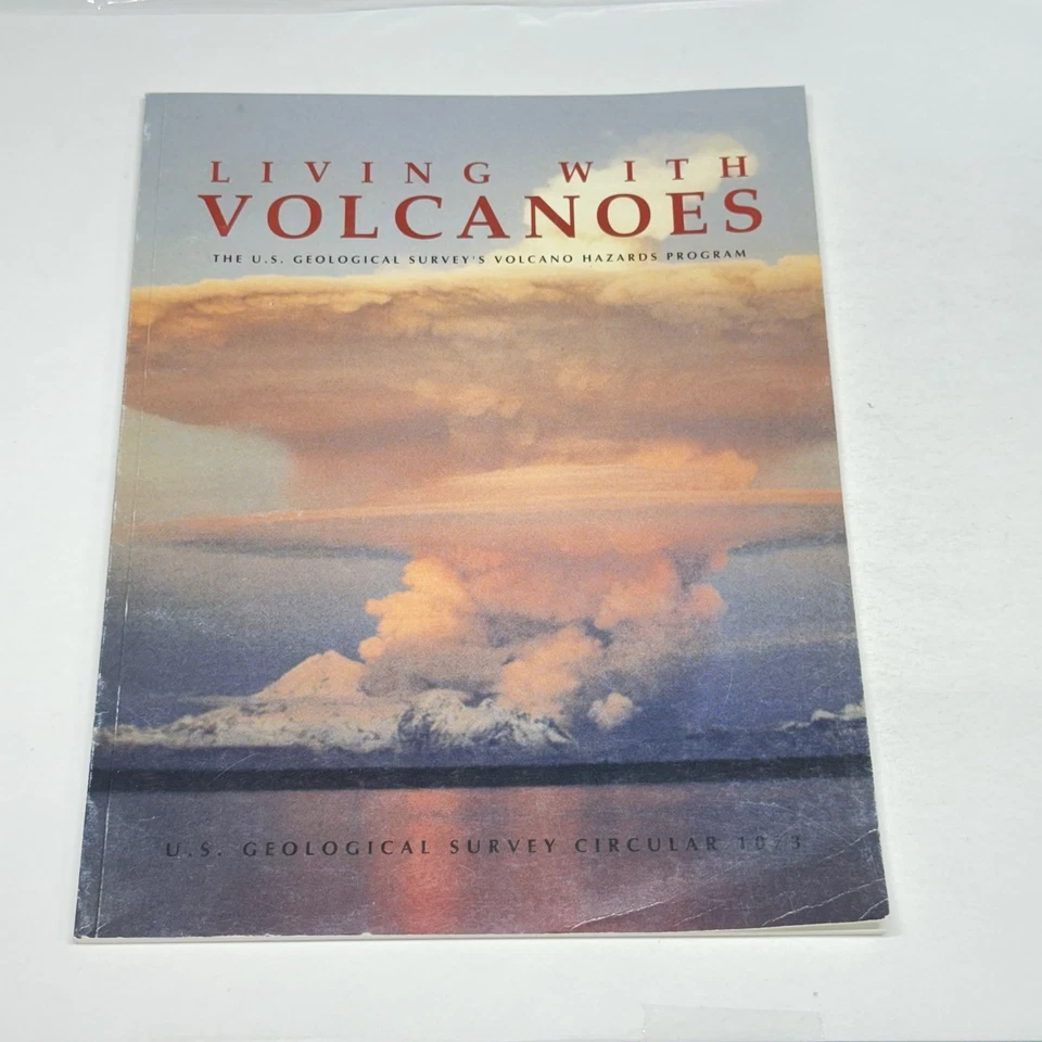 Living with Volcanoes US Geological Survey Circular 1073 USGS 1992 Rare NM - Image 2 of 4