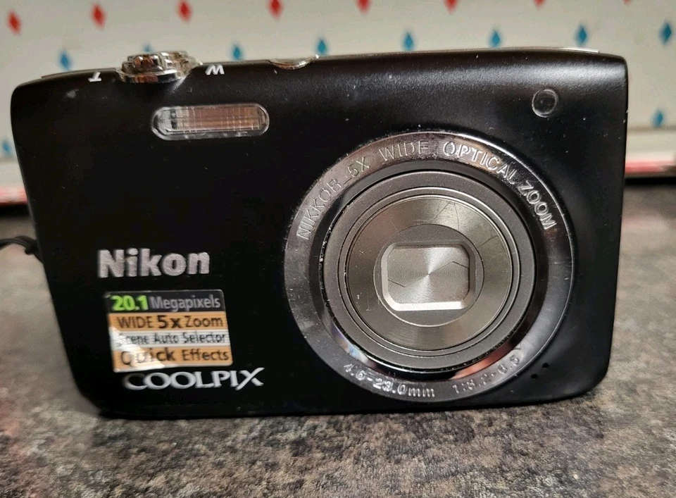 Nikon COOLPIX S2800 20.1MP Digital Camera Works Great NICE CONDITION  - Image 3 of 4