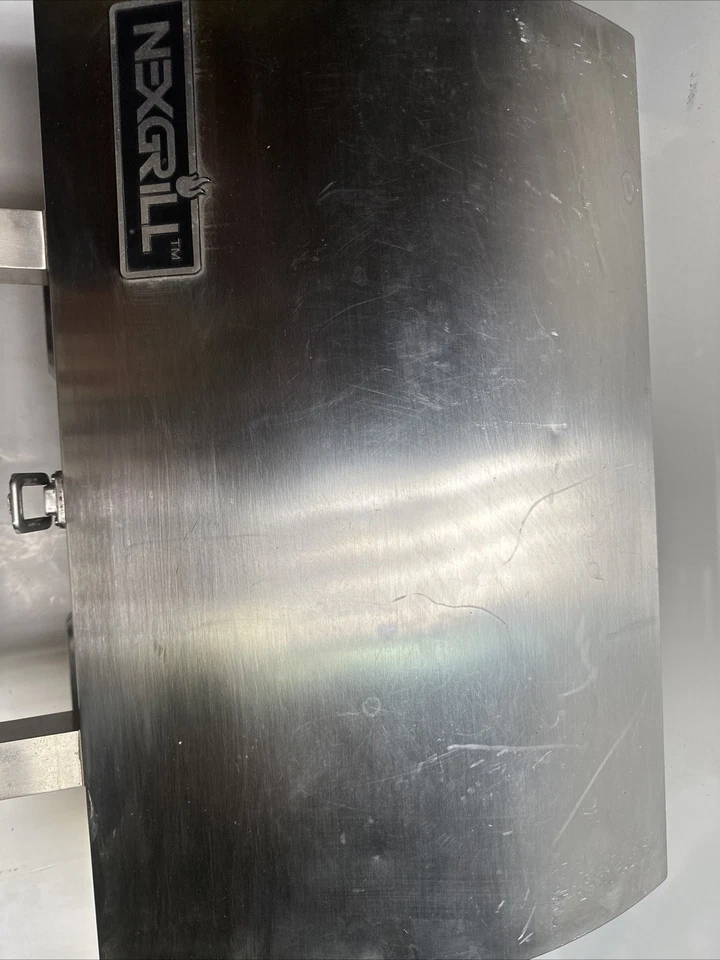 Barbacoa quemador portátil Nexgrill. Propano. 19,5” de ancho. Usado  Foto 2 de 4