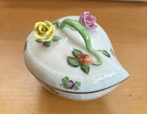 HEREND Porcelain Floral Heart Bonbon Covered Dish Bonbon Trinket Box Vintage