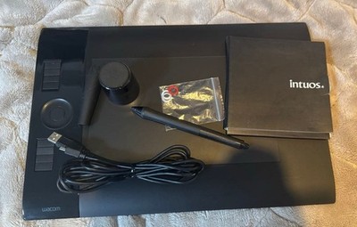 Wacom Intuos4 PTK-640 Stifttablet schwarz mit Stiftständer und USB-Kabel