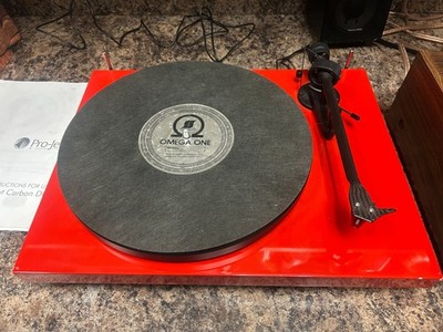Pro-Ject Debut Carbon DC Turntable with Ortofon 2M Red Works but selling AS-IS