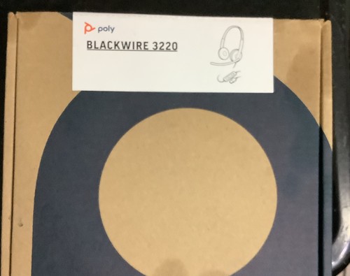 Plantronics Blackwire 3220 USB Headset - Picture 2 of 5