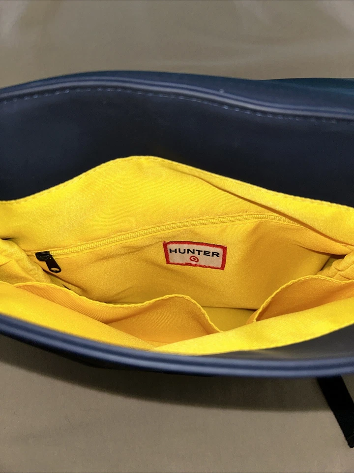 Mochila mediana Hunter for Target azul marino oscuro colección 20 aniversario Foto 3 de 4