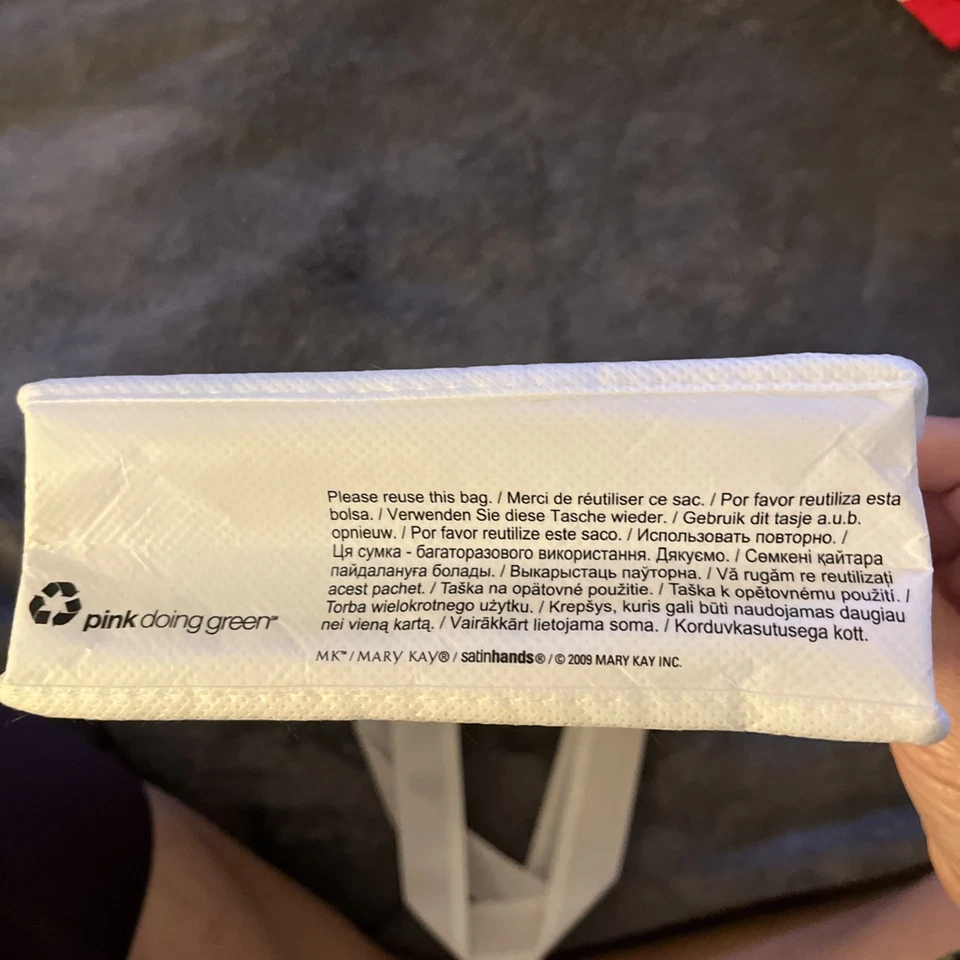 SOLO BOLSA DE MAQUILLAJE “Manos Satinadas” reutilizable Mary Kay Foto 3 de 3