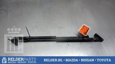 Verin de hayon / de capot Toyota YARIS II