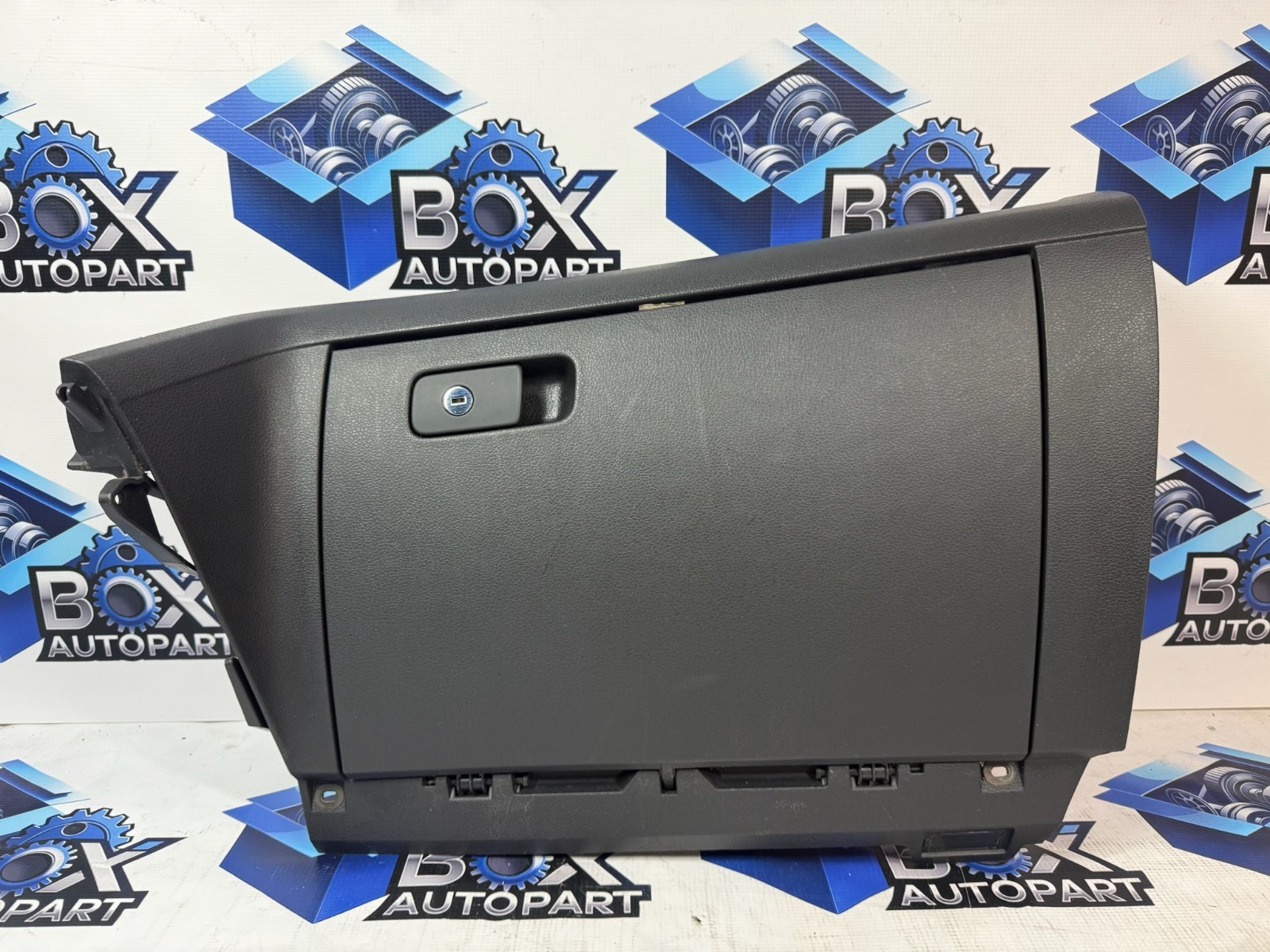 2016-2022 VOLKSWAGEN PASSAT DASH DASHBOARD GLOVE BOX STORAGE COMPARTMENT OEM