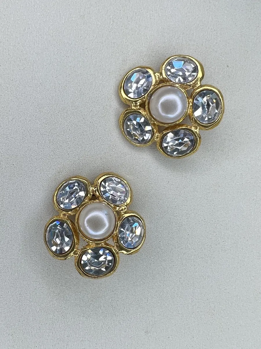 Chanel Vintage Faux Pearl & Resin Clip On Earrings - Gold-Plated Clip-On,  Earrings - CHA945655