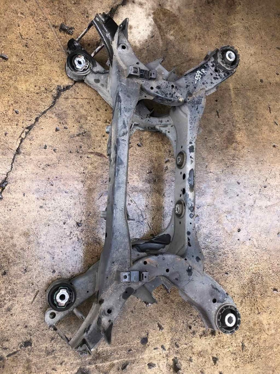 本A-32 16 ⑥ ZF6HP 19 26 32 Codes A0 / B0 51 36 Valve Body Bonded Plate