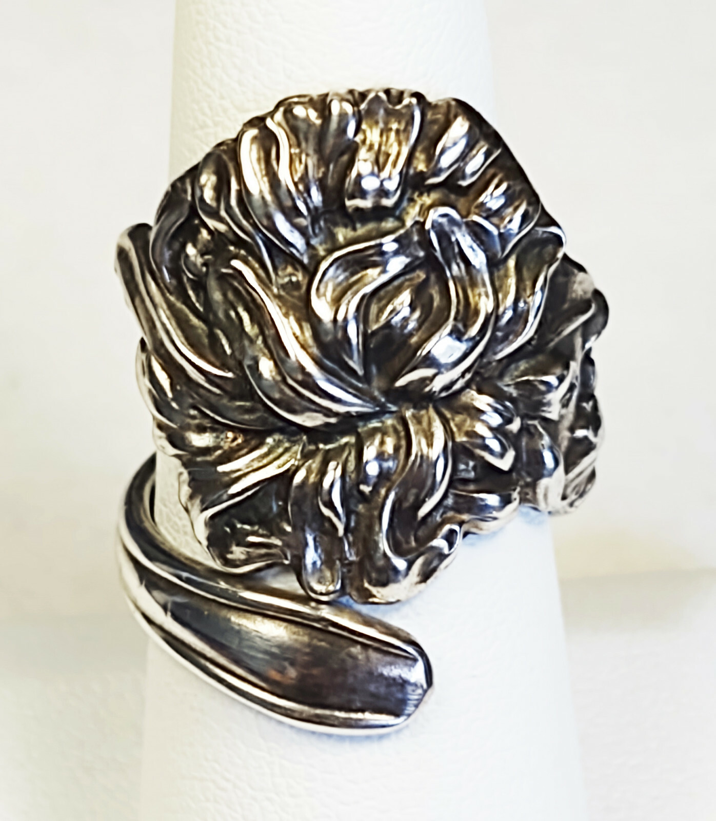 BEAUTIFUL SOLID BOLD FLOWER SPOON RING STERLING S… - image 1