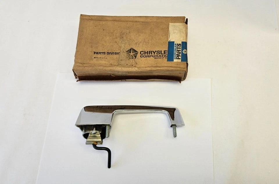 Plymouth Dodge Dart 1967-1968 puerta exterior izquierda manija cromada 2862975 nuevo en stock Foto 3 de 4