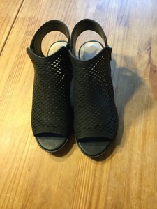 sandalia salto baixo com tornozeleira