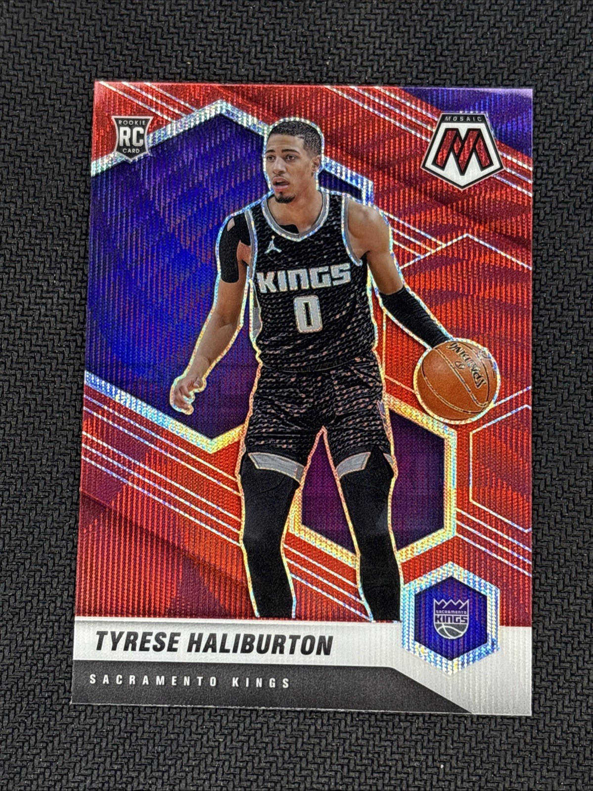 2020-21 Panini Mosaic Tyrese Haliburton Red Wave Prizm RC Rookie Mint #204 SP