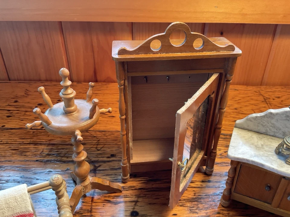 4 Piece Antique German Schneegas Dollhouse Furniture - Image 3 of 4