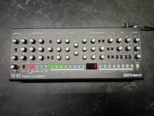 Roland SE-02 Analogue Synthesiser - Boxed