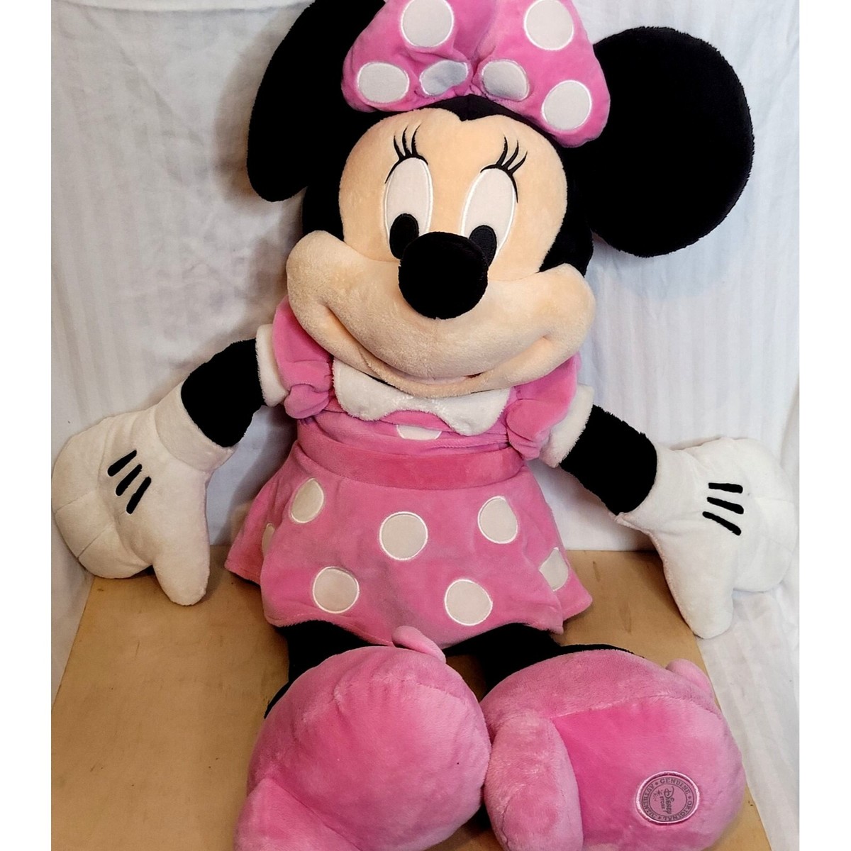 Disney Store XL Minnie Mouse 26 Inches Tall Pink Bow on Head