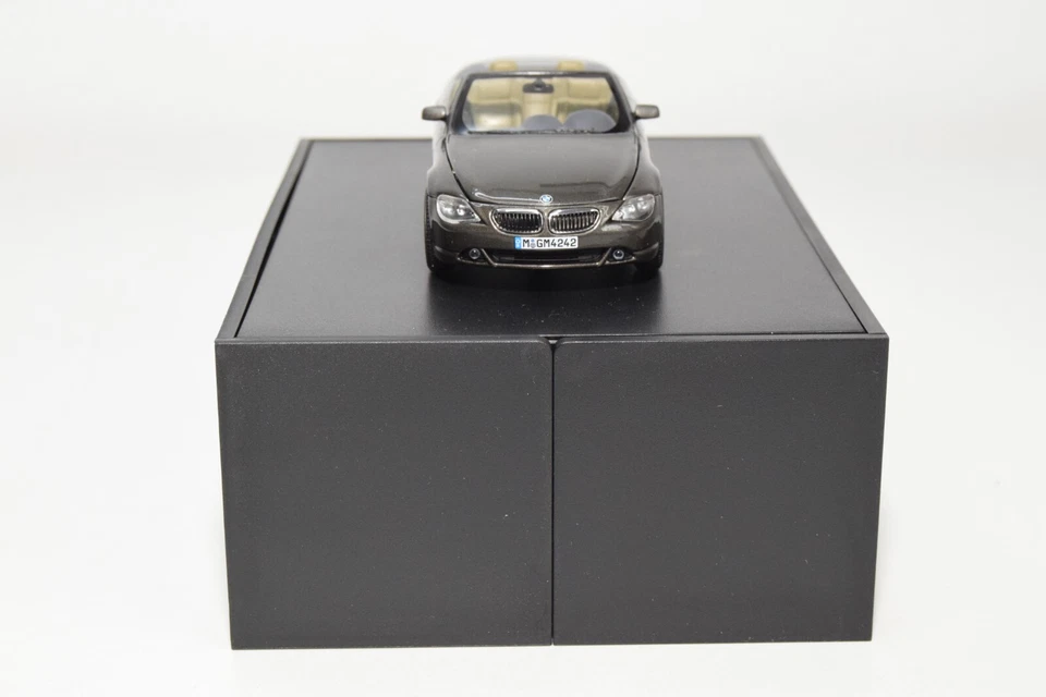 B25 1:43 MINICHAMPS BMW 6ER 6ER CABRIO MET. BRAUN HÄNDLER MIB - Bild 4 von 4