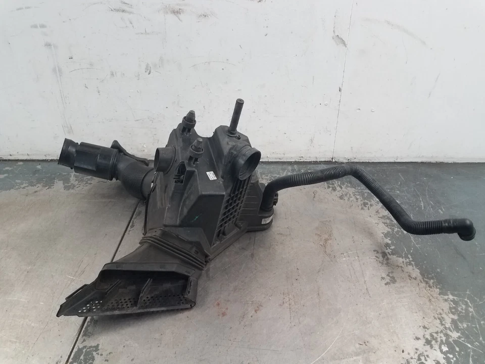 2012 Audi S4 Quattro B8 OEM Air Intake Assembly #64436 VV11 - Image 3 of 4