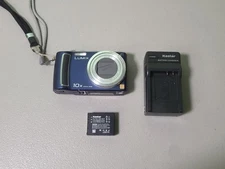 Panasonic Lumix DMC-TZ5 Camera W/ Charger Battery - Damaged Screen *Read*