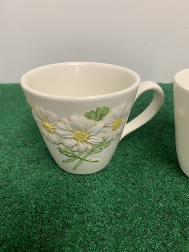 SeT Of 3 METLOX Poppytrail Sculptured Daisy Coffee Cups - Picture 2 of 15