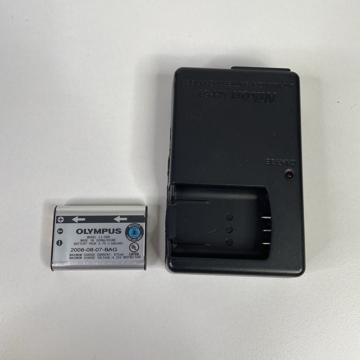 Olympus FE-370 8.0MP Digital Camera Black W/ Battery Charger