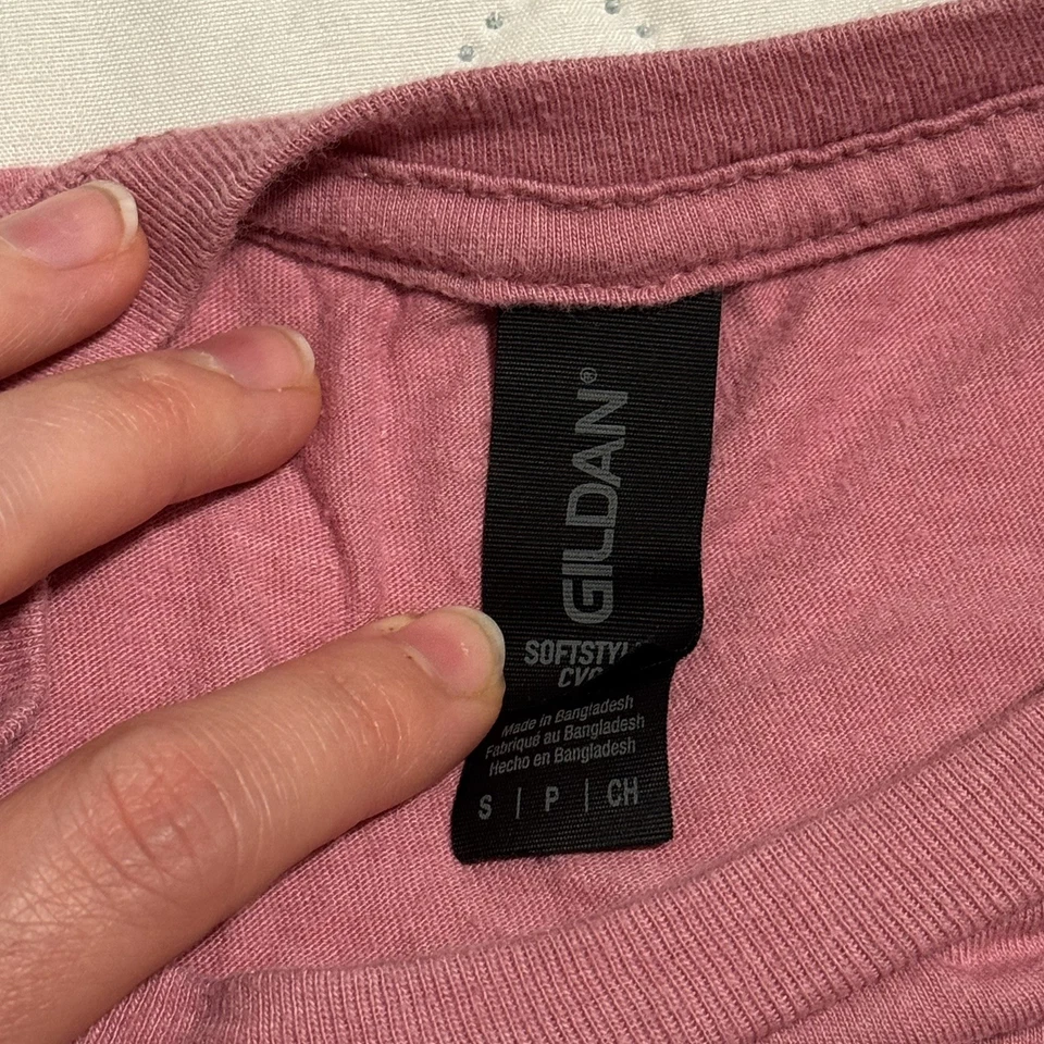 Camiseta Vaqueras Gráfica Rosa Talla S — Seven Springs Lodge Alabama Western Tee Foto 3 de 4