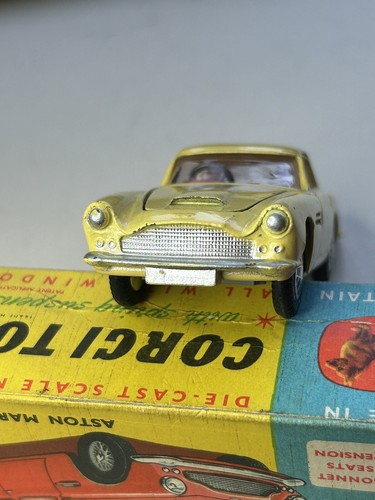 Corgi Toys #218 Aston Martin DB4 D.B.4 yellow Near Mint in Good original box - Picture 5 of 8