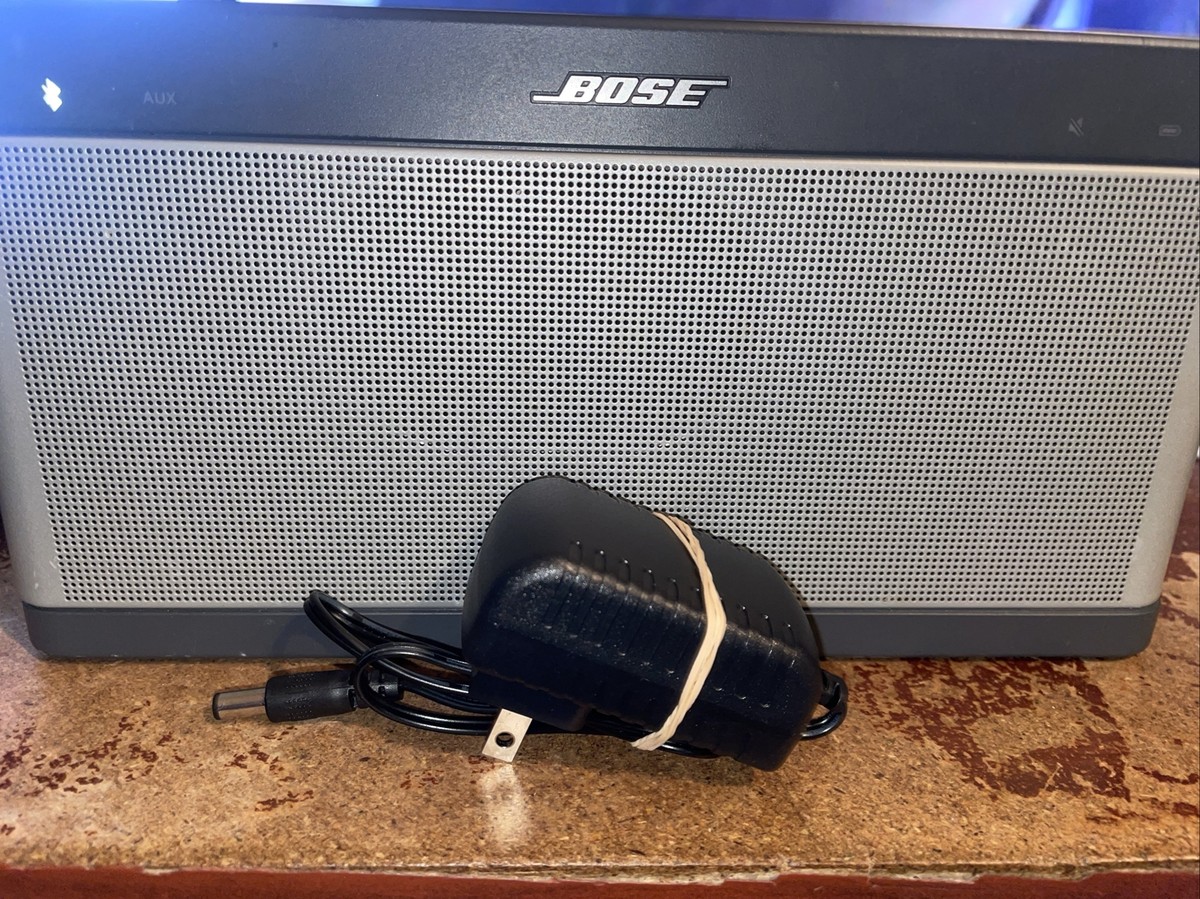 【美品】Bose Sound Link Bluetooth　speakerⅢ Amazon.com: Bose Soundlink Bluetooth Speaker III - Silver (Renewed