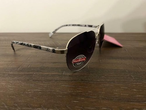 Foster Grant Trend White snakeskin sunglasses 100% MaxBlock UVA/UVB Protection - Picture 6 of 6