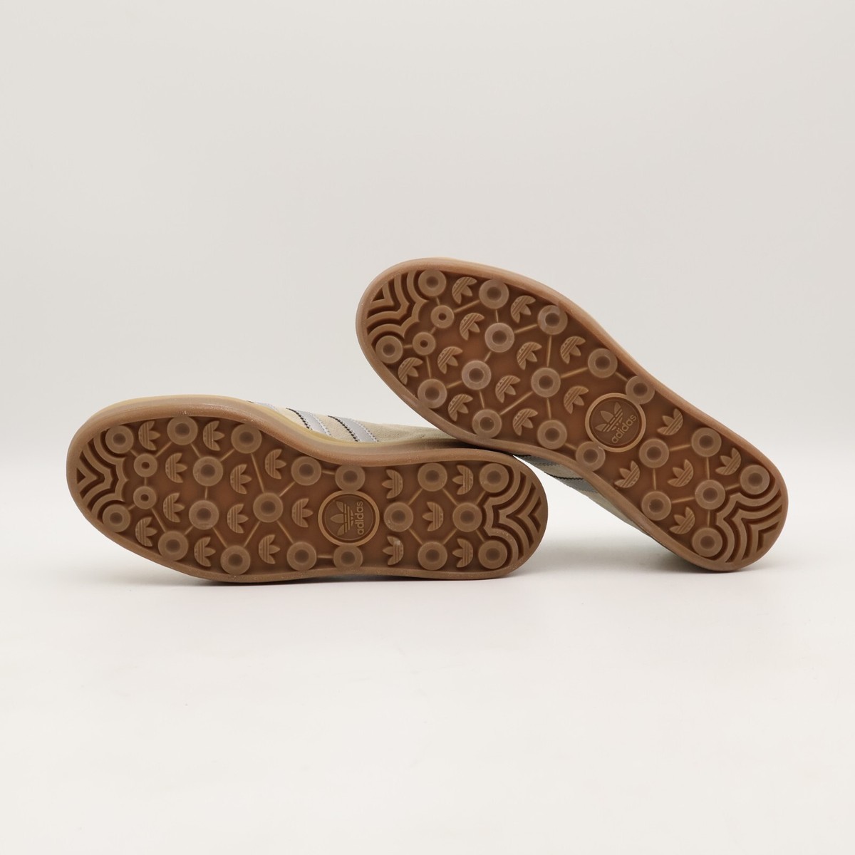 バムセ　ベージュ SHOES - Gazelle Bold Shoes - White | adidas Oman