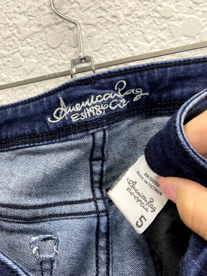 Pantalones de mezclilla para mujer American Rag Cie azules ajustados talla 5 Foto 4 de 4