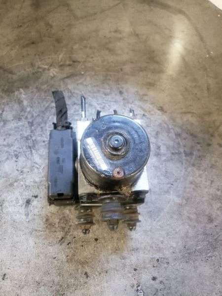 Anti-Lock Brake Part Assembly Thru VIN 004458 Fits 06 AUDI A3 1250359 - Image 2 of 4