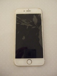 Apple iPhone 6s A1688, 64GB gold, ohne Simlock, 95% Akku, Gebrochener Bildschirm