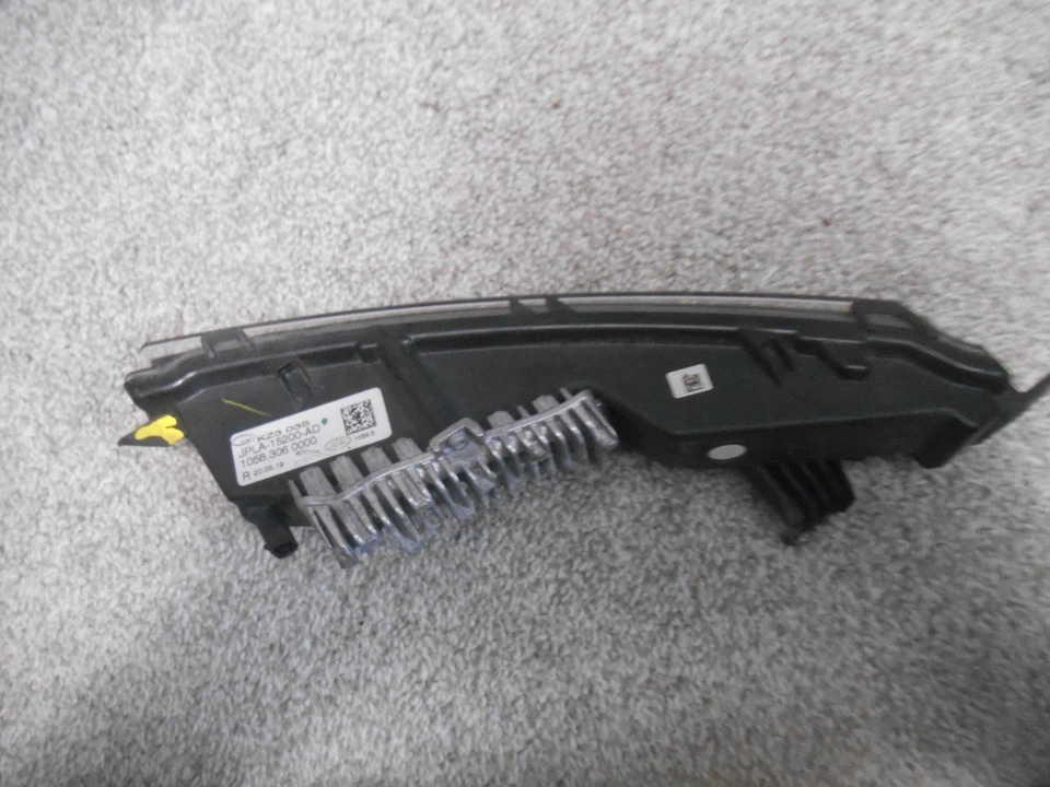 Luz antiniebla LED derecha Land Rover Range Rover Velar 2018-2019 OEM JPLA-15201 Foto 2 de 4