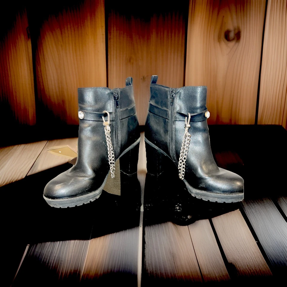 Botas elegantes Andiamo de cuero negro para mujer con piedras preciosas y cadenas talla 8 Foto 3 de 4