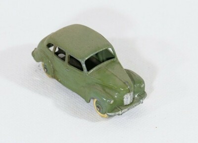 Dinky Toys 152 - Austin Devon - Voiture Miniature Métal 1/43 - Bordeaux