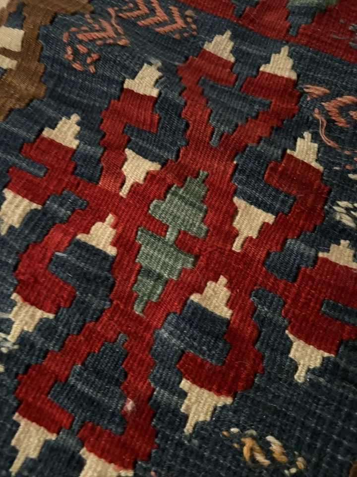 Tapete de corredor estilo Southwestern Kilim vintage 70” x 22” - Imagem 3 de 4