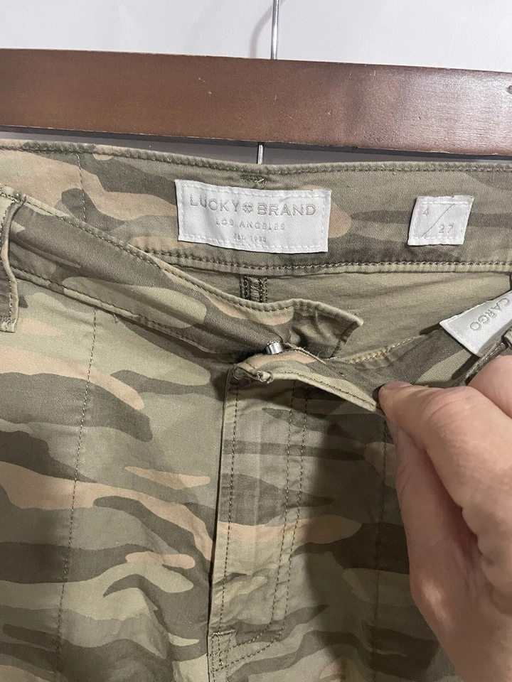 Mujer Lucky Brand Camuflaje Estampado Charlie Skinny Cargo Pantalones Talla 4/27 Foto 3 de 4