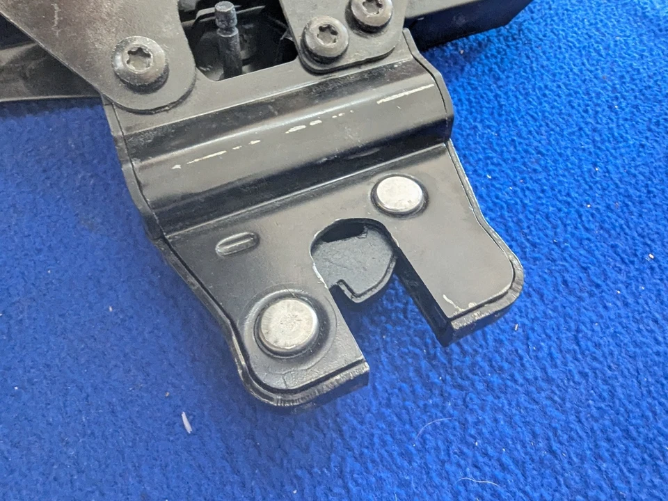 BMW X6 2008-2014 OEM puerta trasera pestillo bloqueo actuador maletero trasero Foto 2 de 4